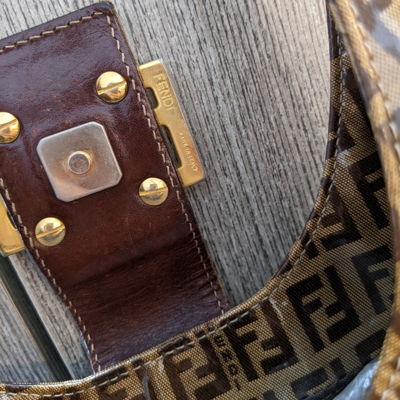 Fendi: Vinyl PVC Monogram FF Plate Baguette - Picture 9 of 17